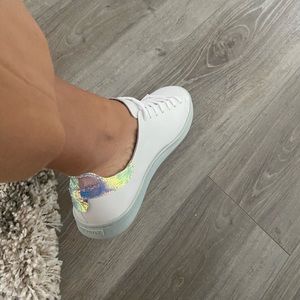 Schutz Ofelia Leather Sneaker